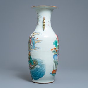 A Chinese famille rose two-sided design vase, 19/20th C. — photo 4