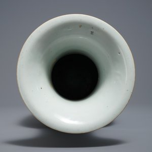 A Chinese famille rose two-sided design vase, 19/20th C. — 照片 6