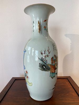 A Chinese famille rose two-sided design vase with court scene, signed Xia Jingguang 夏靜廣, Republic — photo 2
