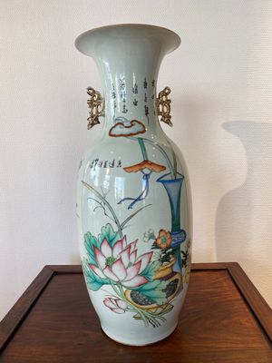 A Chinese famille rose two-sided design vase with court scene, signed Xia Jingguang 夏靜廣, Republic — photo 3