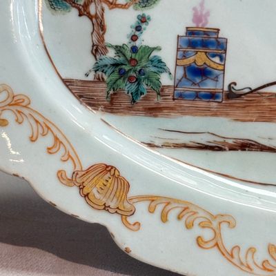 A Chinese famille rose ‘Valentine Pattern’ oval dish — foto 2