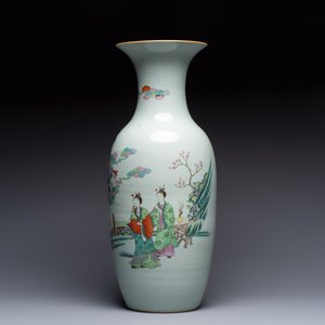 A Chinese famille rose vase, a covered jar and a jardiniere with stand, 19/20th C. — foto 3