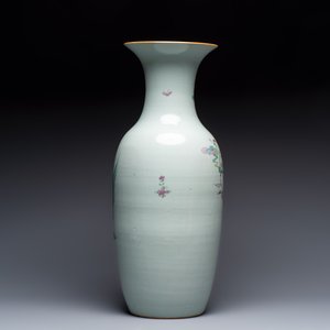 A Chinese famille rose vase, a covered jar and a jardiniere with stand, 19/20th C. — foto 4