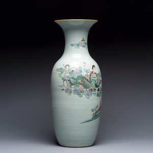 A Chinese famille rose vase, a covered jar and a jardiniere with stand, 19/20th C. — foto 5