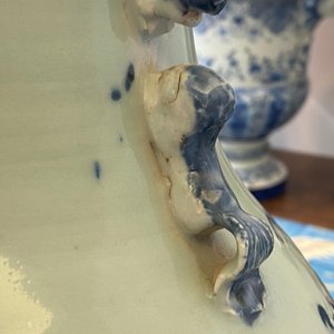 A Chinese famille rose vase and a blue and white celadon-ground vase, 19th C. — photo 11