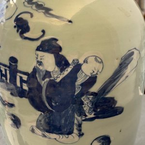 A Chinese famille rose vase and a blue and white celadon-ground vase, 19th C. — photo 17
