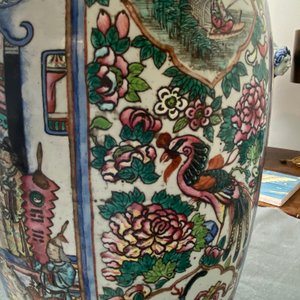 A Chinese famille rose vase and a blue and white celadon-ground vase, 19th C. — photo 28