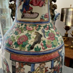 A Chinese famille rose vase and a blue and white celadon-ground vase, 19th C. — photo 33