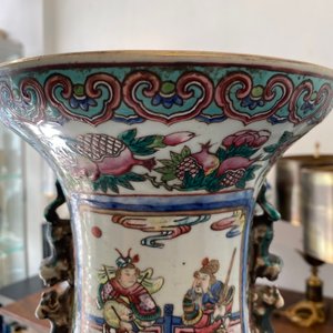 A Chinese famille rose vase and a blue and white celadon-ground vase, 19th C. — photo 43