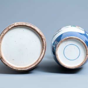 A Chinese famille rose vase and a famille verte powder blue-ground vase, 19th C. — 照片 6