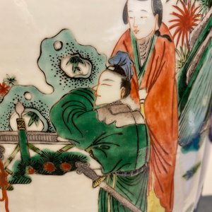 A Chinese famille rose vase and a famille verte powder blue-ground vase, 19th C. — 照片 10