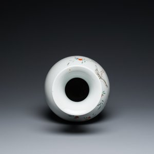 A Chinese famille rose vase and a jardinière on stand, Hongxian and Qianlong mark, Republic — 照片 11