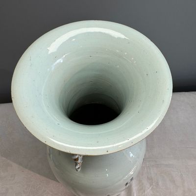 A Chinese famille rose vase and a qianjiang cai dish — photo 11