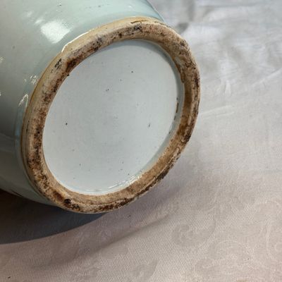 A Chinese famille rose vase and a qianjiang cai dish — photo 12