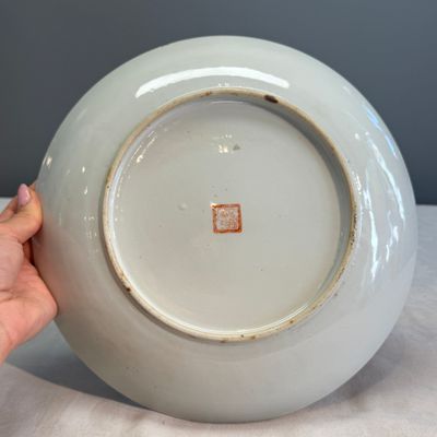 A Chinese famille rose vase and a qianjiang cai dish — photo 24
