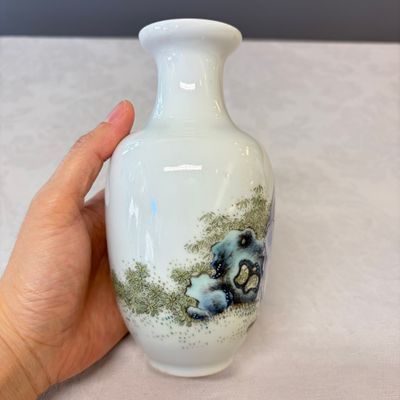 A Chinese famille rose vase and a qianjiang cai incense stick holder — foto 5