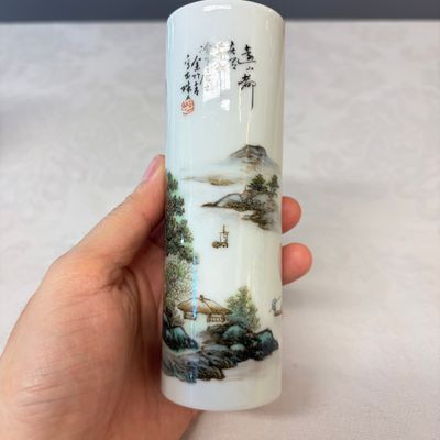 A Chinese famille rose vase and a qianjiang cai incense stick holder — foto 13