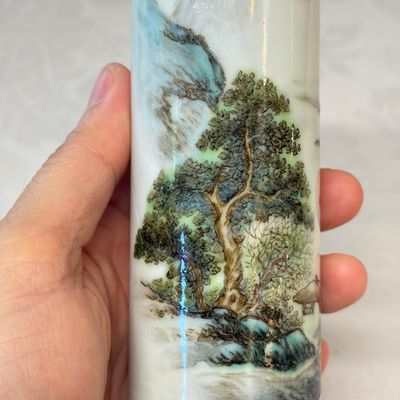 A Chinese famille rose vase and a qianjiang cai incense stick holder — foto 17