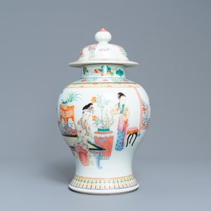 A Chinese famille rose vase and cover, 19/20th C. — photo 3