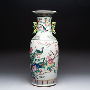 A Chinese famille rose vase and two Canton famille rose vases, 19/20th C. — 照片 14