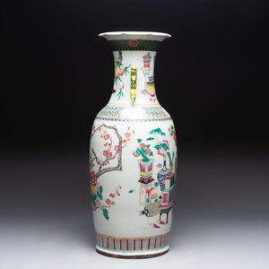 A Chinese famille rose vase and two Canton famille rose vases, 19/20th C. — 照片 15