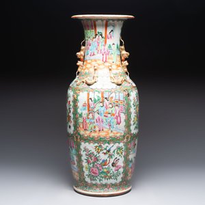A Chinese famille rose vase and two Canton famille rose vases, 19/20th C. — 照片 2