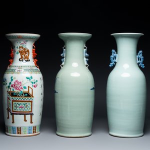 A Chinese famille rose vase and two celadon-ground blue and white vases, 19th C. — 照片 2