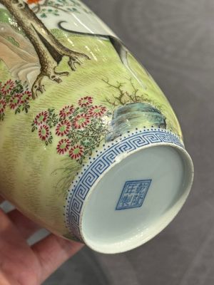 A Chinese famille rose vase, Qianlong and Shinian 世寧 mark, 20th C., and a qianjiang cai vase, signed Ren Huanzhang 任煥章, dated 1942 — photo 39