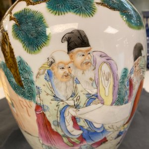A Chinese famille rose vase, Qianlong mark, Republic — photo 12