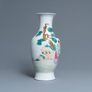 A Chinese famille rose vase, Qianlong mark, Republic — photo 2