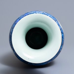 A Chinese famille rose vase, Qianlong mark, Republic, 20th C. — 照片 6