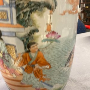 A Chinese famille rose vase, Qianlong mark, Republic — 照片 11