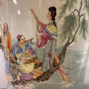 A Chinese famille rose vase, Qianlong mark, Republic — 照片 21