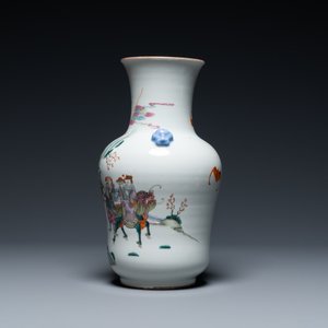 A Chinese famille rose vase, Tongzhi mark, 19/20th C. — photo 4