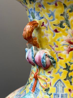 A Chinese famille rose vase with a mountainous landscape, Qianlong mark, Republic — photo 18
