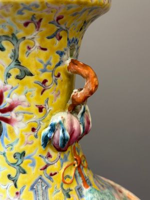 A Chinese famille rose vase with a mountainous landscape, Qianlong mark, Republic — photo 19
