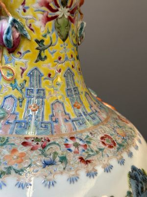 A Chinese famille rose vase with a mountainous landscape, Qianlong mark, Republic — photo 21