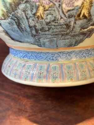 A Chinese famille rose vase with a mountainous landscape, Qianlong mark, Republic — photo 22
