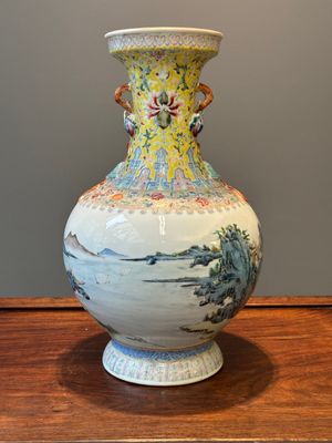 A Chinese famille rose vase with a mountainous landscape, Qianlong mark, Republic — photo 3