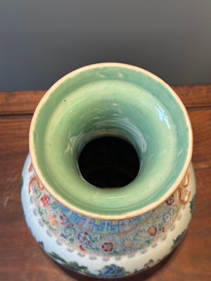 A Chinese famille rose vase with a mountainous landscape, Qianlong mark, Republic — photo 5