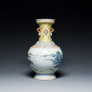 A Chinese famille rose vase with a mountainous landscape, Qianlong mark, Republic — photo 3
