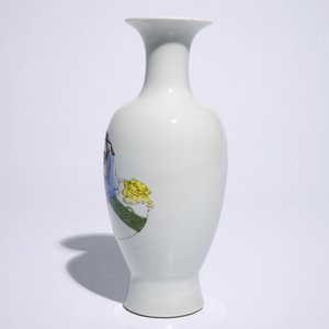 A Chinese famille rose vase with a sage and a boy, Hongxian mark, 20th C. — 照片 2