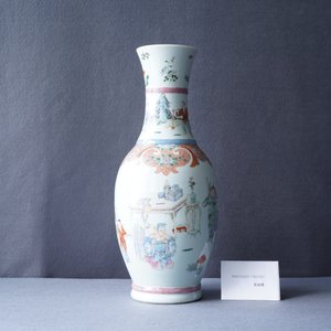 A Chinese famille rose vase with a tattoo scene from 'Jing Zhang Bao Guo', Qianlong mark, 19/20th C. — photo 7