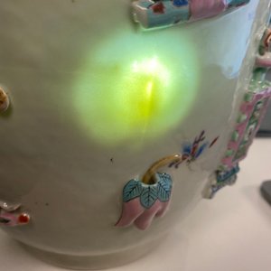 A Chinese famille rose vase with applied 'antiquities' design, Yongzheng — photo 11