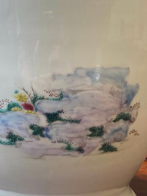 A Chinese famille rose vase with figural design, ji 迹 seal mark, Yongzheng — photo 7