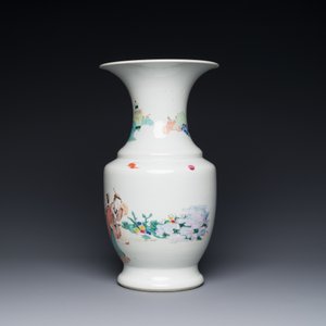 A Chinese famille rose vase with figural design, ji 迹 seal mark, Yongzheng — photo 3
