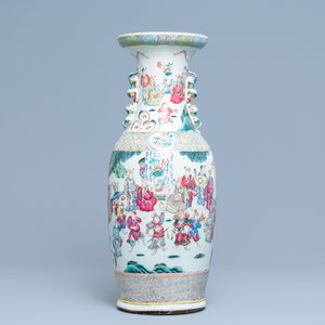 A Chinese famille rose vase with figures in a landscape, 19th C. — 照片 3