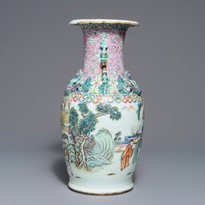 A Chinese famille rose vase with figures in a landscape, 19th C. — 照片 2