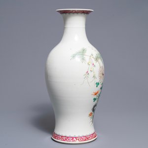 A Chinese famille rose vase with floral design, 19/20th C. — 照片 2