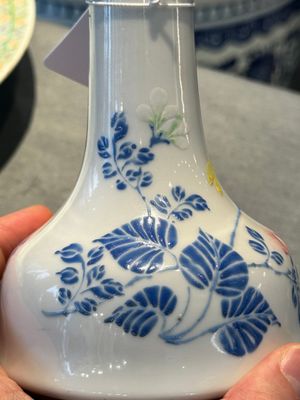 A Chinese famille rose vase with gilt bronze mounts, Escalier de Cristal, Paris, Yongzheng — photo 10